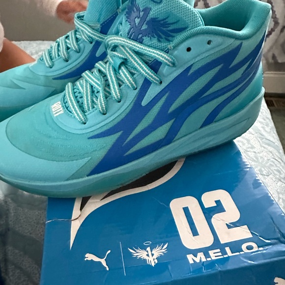 Men’s PUMA Melo Basketball Sneakers - Picture 4 of 6